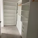 Mekasteni Vila Cirendinu