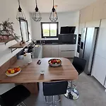 Mekasteni Vila
