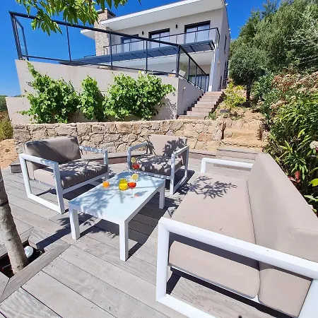 Mekasteni Villa Cirendinu