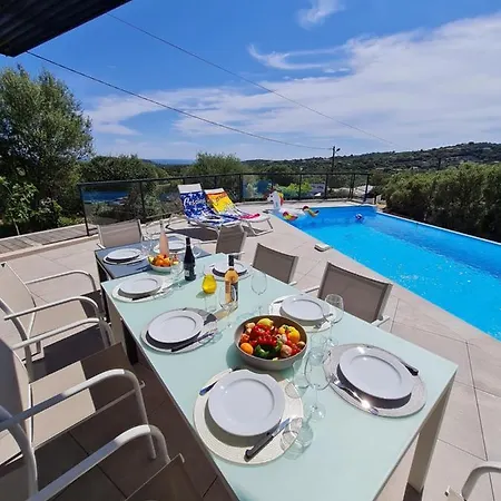 Villa Mekasteni *