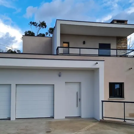 Villa Mekasteni Cirendinu