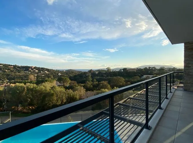 Mekasteni Villa Cirendinu