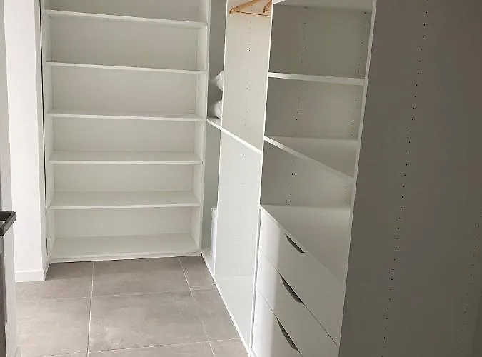 Mekasteni Villa Cirendinu